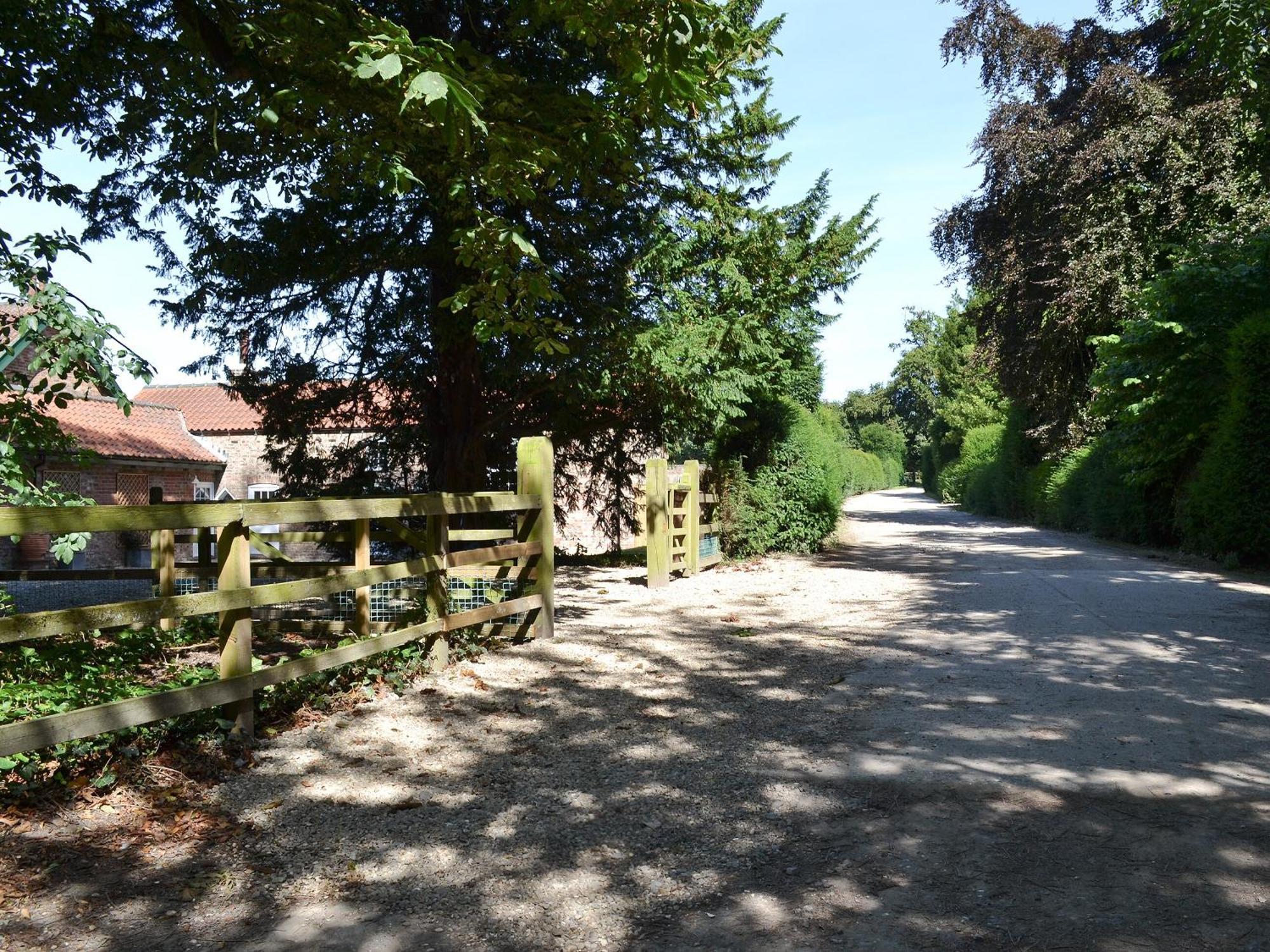 The Garden Cottage Rudston Exterior photo